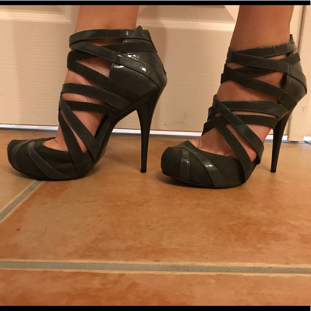 GREY STRAPPY HEELS